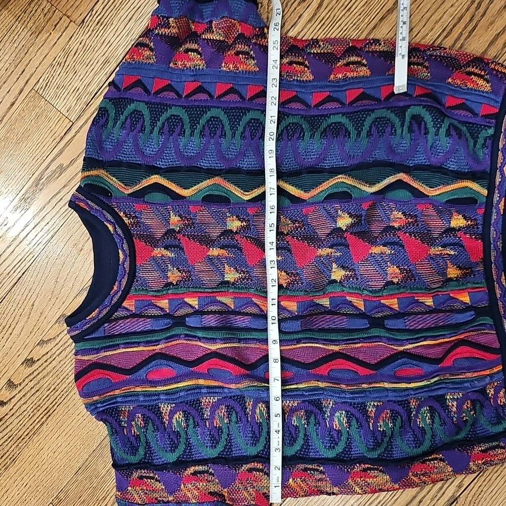 Tundra Canada Multicolor Geometric Crew Neck Sweater - Picture 7 of 8